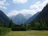 Blick ins Kötschachtal mit Bergkulisse